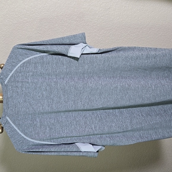 Oakley Gray Short Sleeve Performance Tee - Picture 6 of 6